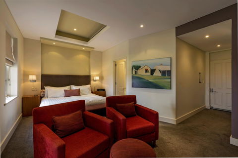 The Louise - Goulburn Accommodation 36