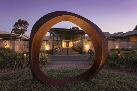 The Louise - Goulburn Accommodation 0
