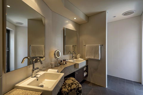 The Louise - Goulburn Accommodation 13