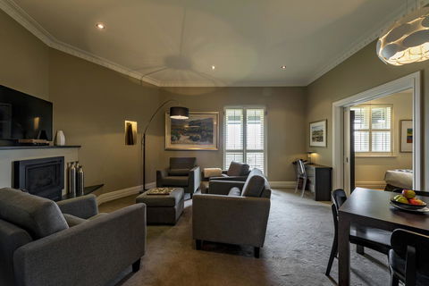 The Louise - Goulburn Accommodation 8
