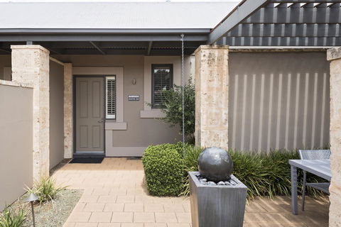 The Louise - Goulburn Accommodation 15