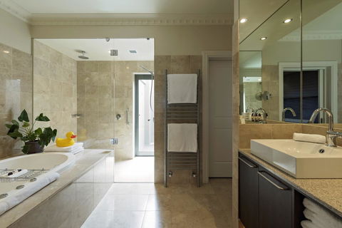 The Louise - Goulburn Accommodation 33