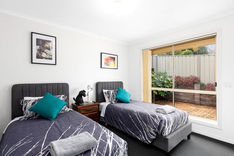Maggie\'s Place - Goulburn Accommodation 6