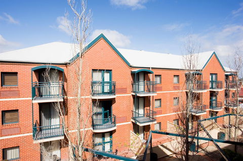 BreakFree Adelaide - Goulburn Accommodation 11