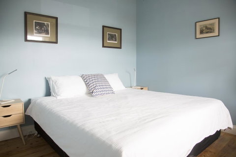 Wayfarers Cottage - Goulburn Accommodation 11