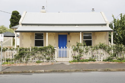 Wayfarers Cottage - Goulburn Accommodation 5