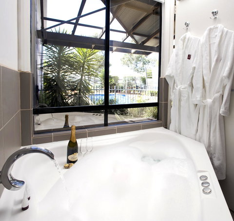 Majestic Oasis Apartments - Goulburn Accommodation 9