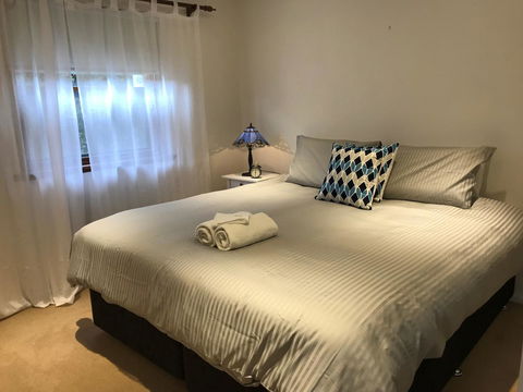 Ambrosia Holiday Home - Goulburn Accommodation 4
