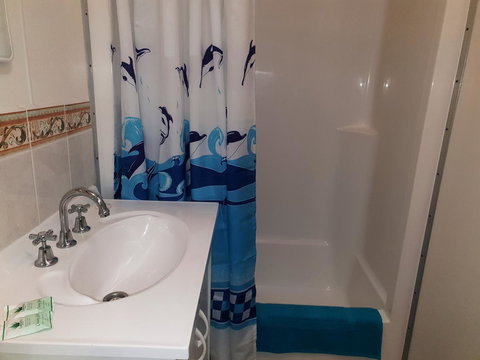 Rocks Retreat Cabin - Dolphin - Goulburn Accommodation 9