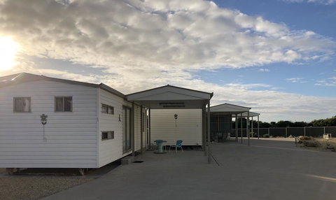 Rocks Retreat Cabin - Dolphin - Goulburn Accommodation 7