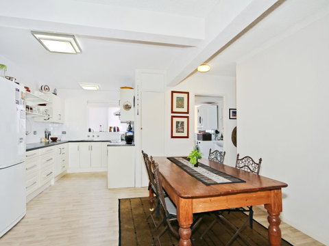 Monaco Court Apartment Adelaide - Goulburn Accommodation 3