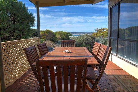 Emu Bay Holiday Homes - Goulburn Accommodation 6