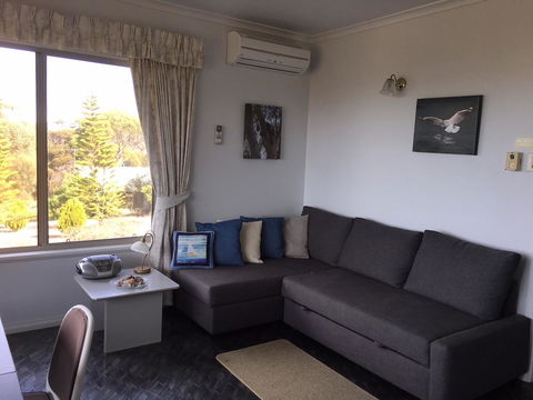 Emu Bay Holiday Homes - Goulburn Accommodation 37