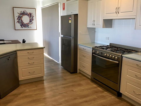 Emu Bay Holiday Homes - Goulburn Accommodation 29