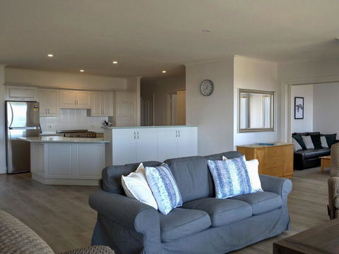 Emu Bay Holiday Homes - Goulburn Accommodation 15