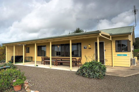 Emu Bay Holiday Homes - Goulburn Accommodation 8