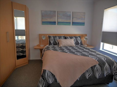 Emu Bay Holiday Homes - Goulburn Accommodation 23