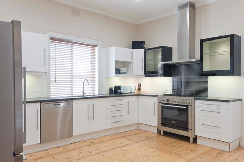 29 Jane - Goulburn Accommodation 8