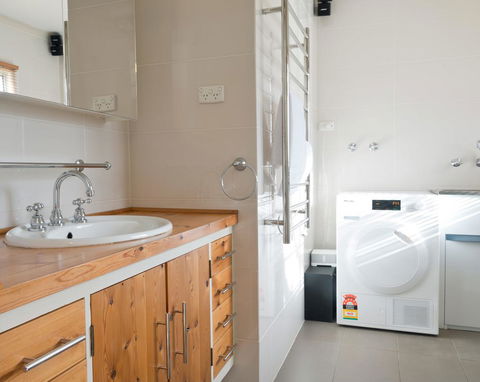 29 Jane - Goulburn Accommodation 7