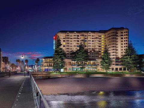 Stamford Grand Adelaide - Goulburn Accommodation 0