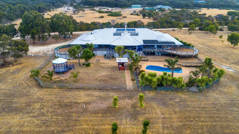 Doyles On The Bay - Goulburn Accommodation 2