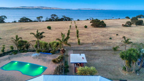 Doyles On The Bay - Goulburn Accommodation 3