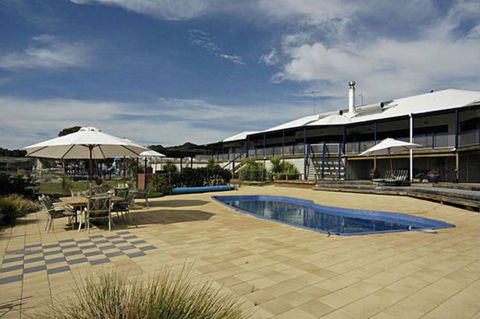 Doyles On The Bay - Goulburn Accommodation 5