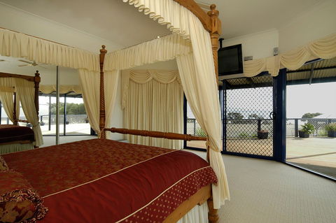 Doyles On The Bay - Goulburn Accommodation 24