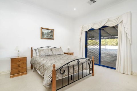 Doyles On The Bay - Goulburn Accommodation 25