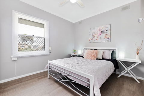 Cute And Cosy - Events, Workers, Getaways - Goulburn Accommodation 3