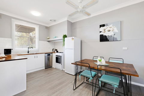 Cute And Cosy - Events, Workers, Getaways - Goulburn Accommodation 7