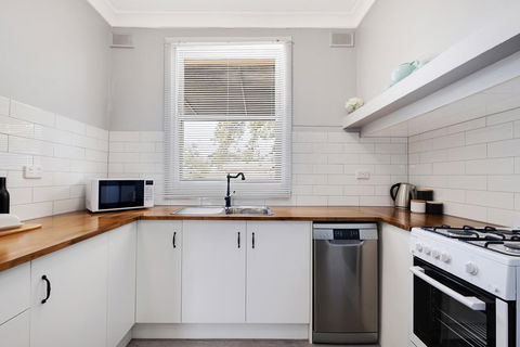 Cute And Cosy - Events, Workers, Getaways - Goulburn Accommodation 9