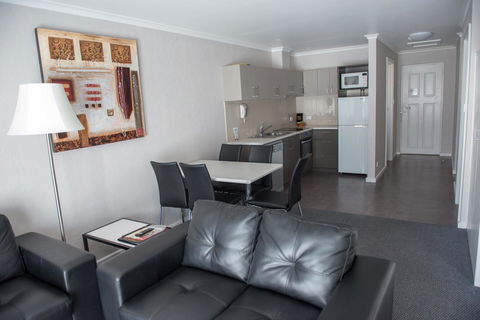 Arkana Motor Inn & Terrace Apartments - Goulburn Accommodation 24