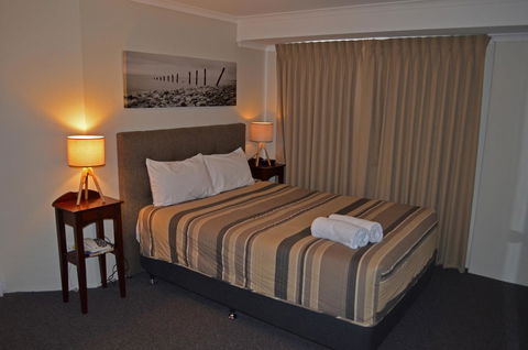 Arkana Motor Inn & Terrace Apartments - Goulburn Accommodation 1