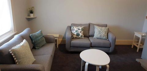 Olive\'s Cottage - Goulburn Accommodation 9