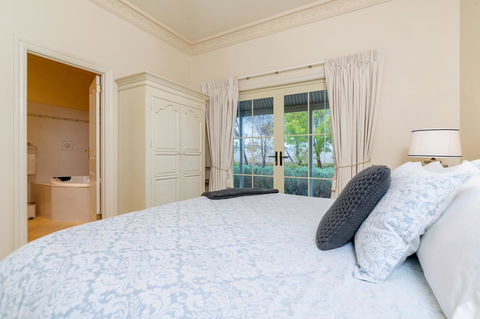 Barossa Vineyard Cottages - Goulburn Accommodation 14