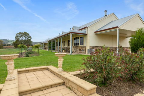Barossa Vineyard Cottages - Goulburn Accommodation 27