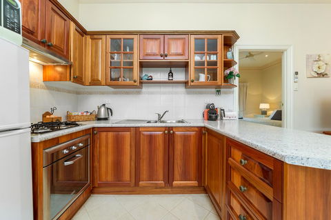 Barossa Vineyard Cottages - Goulburn Accommodation 15