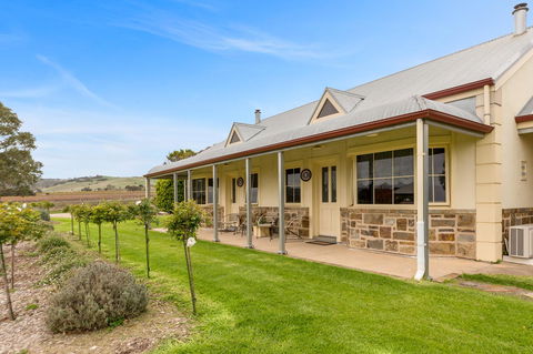 Barossa Vineyard Cottages - Goulburn Accommodation 20