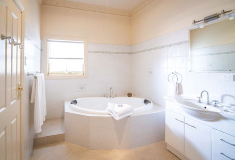 Barossa Vineyard Cottages - Goulburn Accommodation 33
