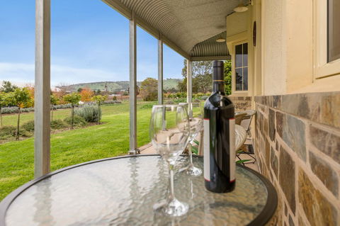 Barossa Vineyard Cottages - Goulburn Accommodation 23