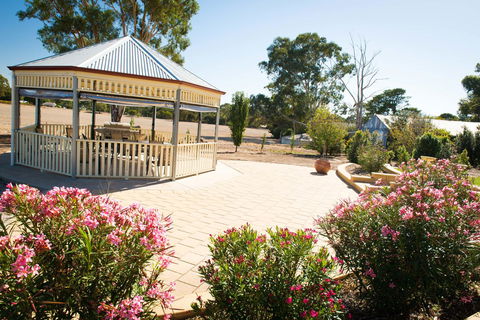 Barossa Vineyard Cottages - Goulburn Accommodation 4