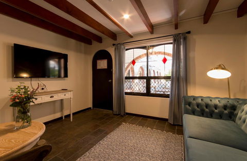 The Manor Basket Range - Goulburn Accommodation 7