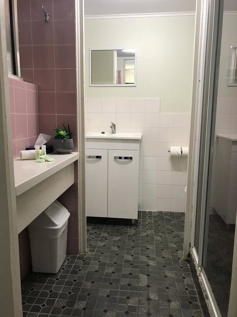 OCEAN BREEZE MOTEL - Goulburn Accommodation 14