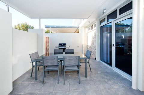 Loxton Courthouse Apartments - Goulburn Accommodation 18