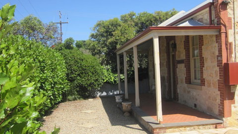 Gainsborough Cottage - Goulburn Accommodation 5