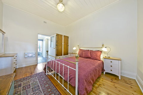 Vineyard Cottage BnB - Goulburn Accommodation 2