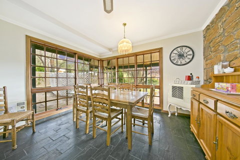 Vineyard Cottage BnB - Goulburn Accommodation 4