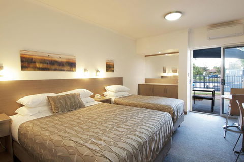 Loxton Community Hotel Motel - Goulburn Accommodation 16