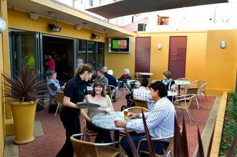 Loxton Community Hotel Motel - Goulburn Accommodation 13